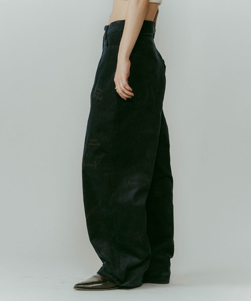 Knuth Marf(クヌースマーフ)の「【Knuth Marf】クヌースマーフ embroidered corduroy pants コーデュロイ刺繍 ワイドパンツ(その他パンツ・レディース・カーキ/アイボリー/ネイビー・M/S/XS)」の18枚目の写真