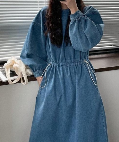 FAVORITO(ファヴォリート)の「長袖デニムワンピース(ワンピース・レディース・ライトブルー・F)」の9枚目の写真