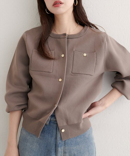 natural couture(ナチュラルクチュール)の「【WEB限定】ポリニット金釦ポケ付きカーディガン(カーディガン/ボレロ・レディース・ネイビー/モカ/レッド/チャコールグレー/オフホワイト/ブラック/ピンクベージュ・FREE)」の15枚目の写真