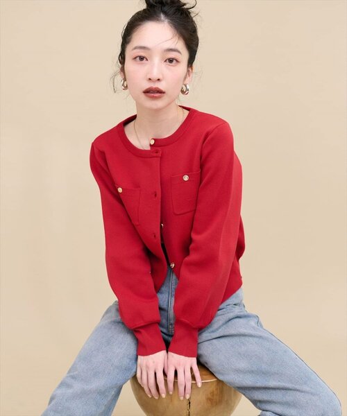 natural couture(ナチュラルクチュール)の「【WEB限定】ポリニット金釦ポケ付きカーディガン(カーディガン/ボレロ・レディース・ネイビー/モカ/レッド/チャコールグレー/オフホワイト/ブラック/ピンクベージュ・FREE)」の9枚目の写真