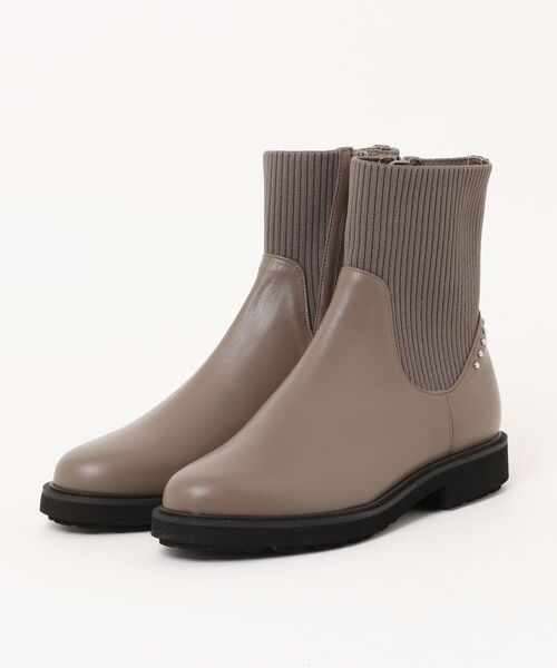 J&M Davidson(ジェイアンドエムデヴィッドソン)の「スタッズソックスブーツ(ブーツ・レディース・ブラック/サンドベージュ・24.5cm/24.0cm/23.5cm/23.0cm/22.5cm/22.0cm)」の1枚目の写真