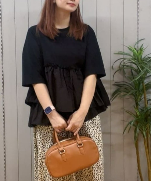 Right-on(ライトオン)の「【HONEYSUCKLE ROSE】接触冷感裾切り替えデザインTシャツ(Tシャツ/カットソー・レディース・オフホワイト/ブラック/ブラック×ホワイト・L/M)」の1枚目の写真