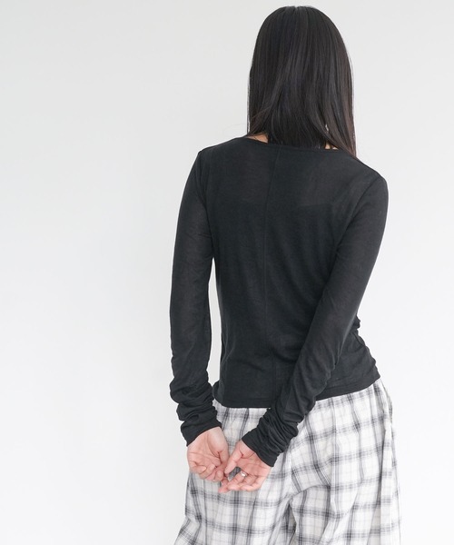 mili an deni(ミリアンデニ)の「フラッフィーシアー袖シャーリングトップス(Tシャツ/カットソー・レディース・杢グレー/ブラック/アイボリー・M)」の18枚目の写真