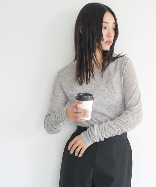 mili an deni(ミリアンデニ)の「フラッフィーシアー袖シャーリングトップス(Tシャツ/カットソー・レディース・杢グレー/ブラック/アイボリー・M)」の9枚目の写真