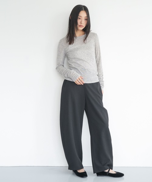 mili an deni(ミリアンデニ)の「フラッフィーシアー袖シャーリングトップス(Tシャツ/カットソー・レディース・杢グレー/ブラック/アイボリー・M)」の11枚目の写真