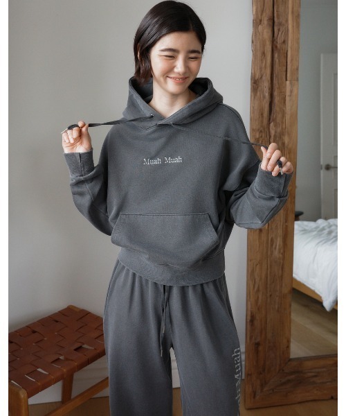 muahmuah(ムーアムーア)の「A'GEM/9 × .kom 『muah muah/ムーアムーア』 PIGMENT WASHING TRAINING PANTS(セットアップ対応)/ピグメント ウォッシングパンツ(スウェットパンツ・レディース・チャコールグレー/ブラウン・FREE)」の3枚目の写真