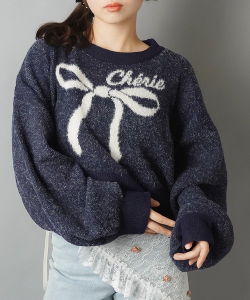 SPINNS(スピンズ)の「大きなリボンが主役☆クロップド丈フェザーニット/リボン(ニット/セーター・レディース・ネイビー/ボルドー/アイボリー/グレー・ONESIZE)」の4枚目の写真