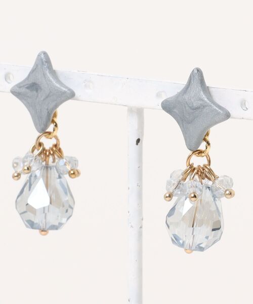 tone（トーン）の「【atelier*mio】ポリマークレイ × クリスタル costume jewelry ピアス（ピアス（両耳用）・レディース・ゴールド/ホワイト/シルバー・FREE）」の2枚目の写真