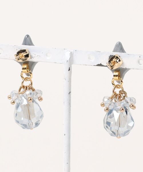tone（トーン）の「【atelier*mio】ポリマークレイ × クリスタル costume jewelry ピアス（ピアス（両耳用）・レディース・ゴールド/ホワイト/シルバー・FREE）」の4枚目の写真