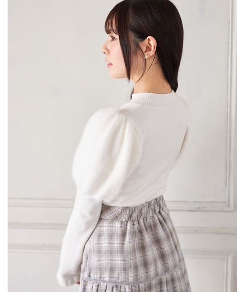 Suyunn(スユン)の「リボン付きパフスリーブラメシャギーニットプルオーバー(ニット/セーター・レディース・ホワイト/ピンク・M)」の11枚目の写真