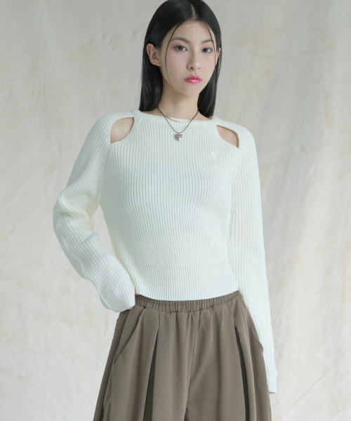 AVANDRESS(アバンドレス )の「Ribbed Cut-out Knit BLACK(ニット/セーター・レディース・ブラック・MEDIUM/SMALL)」の17枚目の写真