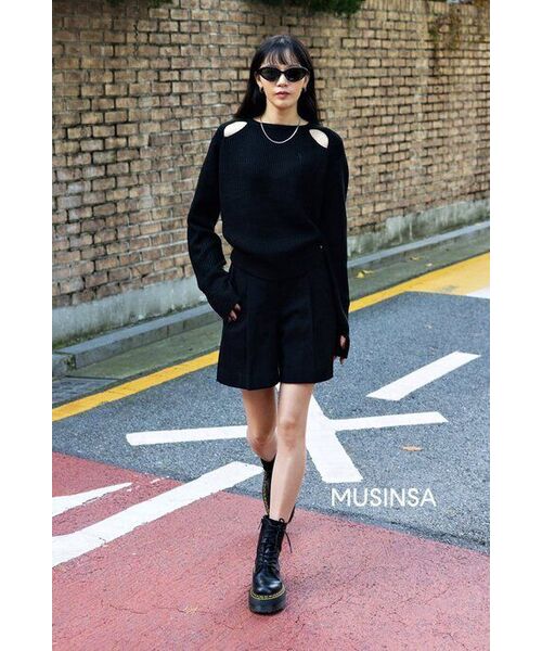 AVANDRESS(アバンドレス )の「Ribbed Cut-out Knit BLACK(ニット/セーター・レディース・ブラック・MEDIUM/SMALL)」の9枚目の写真