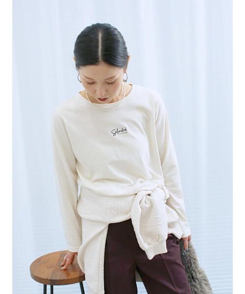 Samansa Mos2 blue(サマンサモスモスブルー)の「ワンポイント刺繍プルオーバー(Tシャツ/カットソー・レディース・オフホワイト/ライトベージュ/チャコールグレー・F)」の3枚目の写真