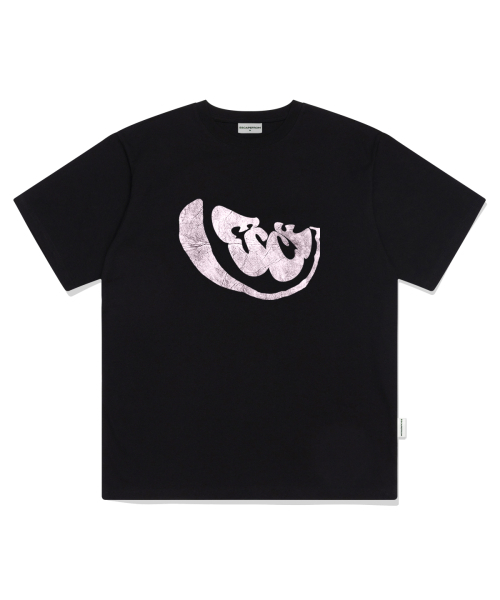 ESCAPEFROM(エスケープフロム)の「パープル ESCF FRUIT STAMPプリントオーバーサイズ半袖Tシャツ ブラック(Tシャツ/カットソー・レディース・その他・LARGE/SMALL/MEDIUM)」の1枚目の写真