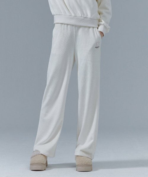 CHASECULT(チェイスカルト)の「女性起毛ワイドウォームアップパンツ-CFRG7274D0A(スウェットパンツ・レディース・アイボリー・67/70/76)」の4枚目の写真