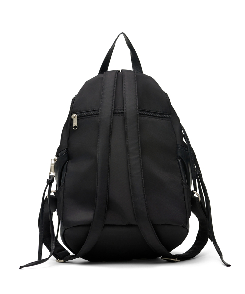 IUGAMAKARAS(イウガマカラス)の「Carabiner Nylon Backpack (Black)(バックパック/リュック・レディース・その他・FREE)」の3枚目の写真