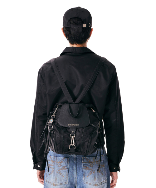 IUGAMAKARAS(イウガマカラス)の「Carabiner Nylon Backpack (Black)(バックパック/リュック・レディース・その他・FREE)」の11枚目の写真