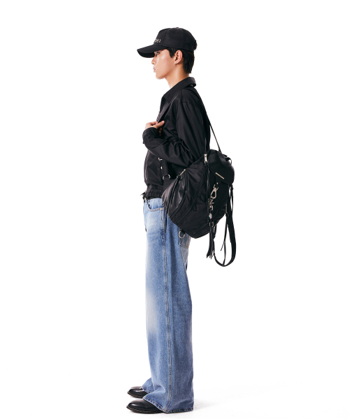 IUGAMAKARAS(イウガマカラス)の「Carabiner Nylon Backpack (Black)(バックパック/リュック・レディース・その他・FREE)」の12枚目の写真