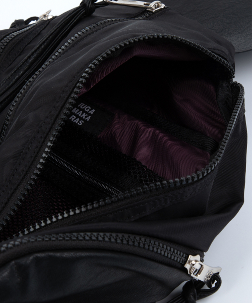IUGAMAKARAS(イウガマカラス)の「Carabiner Nylon Backpack (Black)(バックパック/リュック・レディース・その他・FREE)」の15枚目の写真