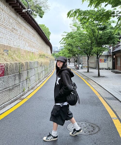 IUGAMAKARAS(イウガマカラス)の「Carabiner Nylon Backpack (Black)(バックパック/リュック・レディース・その他・FREE)」の20枚目の写真