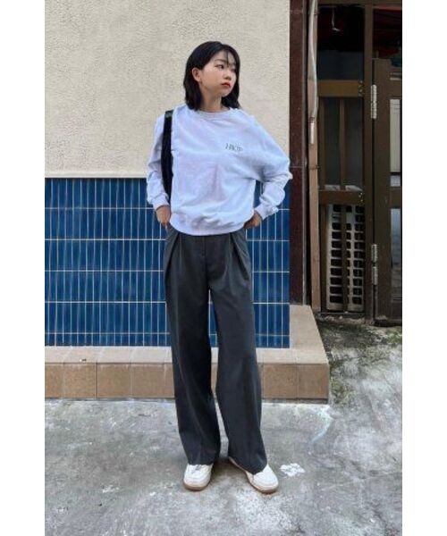 MUSINSA STANDARD WOMAN（ムシンサスタンダードウーマン）の「女性用軽量オーバーラッププリーツスラックス[ミディアムグレー]（スラックス・レディース・その他・32/30/31/24）」の3枚目の写真