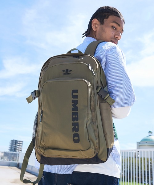 UMBRO(アンブロ)の「【umbro/アンブロ】大容量プリント ソフトバックパック(約25L)(バックパック/リュック・メンズ・ブラック/カーキ/ベージュ・FREE)」の3枚目の写真