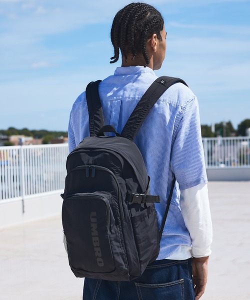 UMBRO(アンブロ)の「【umbro/アンブロ】大容量プリント ソフトバックパック(約25L)(バックパック/リュック・メンズ・ブラック/カーキ/ベージュ・FREE)」の6枚目の写真