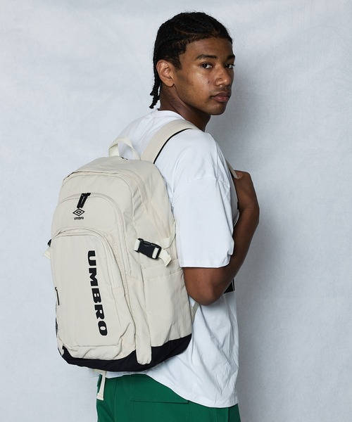 UMBRO(アンブロ)の「【umbro/アンブロ】大容量プリント ソフトバックパック(約25L)(バックパック/リュック・メンズ・ブラック/カーキ/ベージュ・FREE)」の10枚目の写真