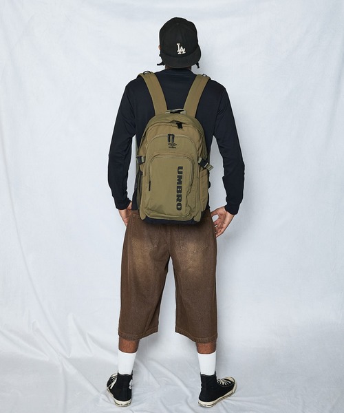 UMBRO(アンブロ)の「【umbro/アンブロ】大容量プリント ソフトバックパック(約25L)(バックパック/リュック・メンズ・ブラック/カーキ/ベージュ・FREE)」の15枚目の写真