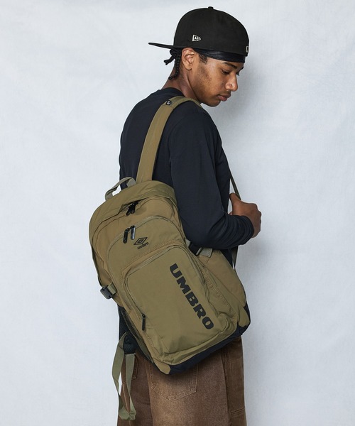 UMBRO(アンブロ)の「【umbro/アンブロ】大容量プリント ソフトバックパック(約25L)(バックパック/リュック・メンズ・ブラック/カーキ/ベージュ・FREE)」の18枚目の写真