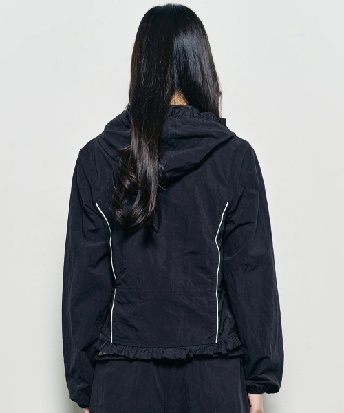 NICK&NICOLE(ニックアンドニコール)の「RUFFLE LACE HOOD JACKET_BLACK(ナイロンジャケット・レディース・ブラック・FREE)」の3枚目の写真