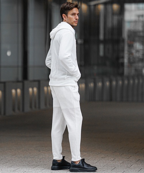 SOMEDIFF(サムディフ)の「【SOMEDIFF】ワッフルフルジップパーカーセットアップ メンズ テーパード ジョガー イージーパンツ スウェット スエット 春服 冬服(セットアップ・メンズ・ホワイト×ネイビー/ホワイト/ブラック・M/L/XL)」の7枚目の写真
