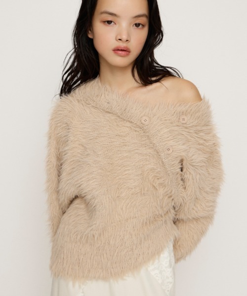 SLY（スライ）の「BIG SHAGGY BUTTON RIB TOPS ビッグ シャギー ボタン リブトップス 秋服 冬服（ニット/セーター・レディース・ライトベージュ/ライトブラック/ブラウン・FREE）」の2枚目の写真