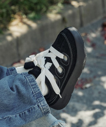 EQUALBY（イコールビー）の「チオカン/ブラック（+ホワイトシューズストラップ）（スニーカー）」