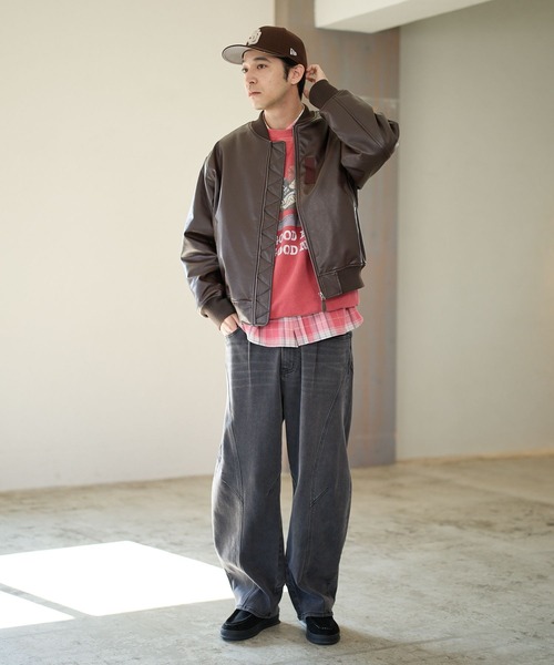 BAYFLOW(ベイフロー)の「ヴィンテージライクPUレザー中綿ジャケット(ブルゾン・メンズ・ブラウン/ブラック・MEDIUM/LARGE)」の12枚目の写真