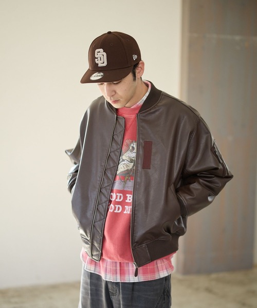 BAYFLOW(ベイフロー)の「ヴィンテージライクPUレザー中綿ジャケット(ブルゾン・メンズ・ブラウン/ブラック・MEDIUM/LARGE)」の13枚目の写真