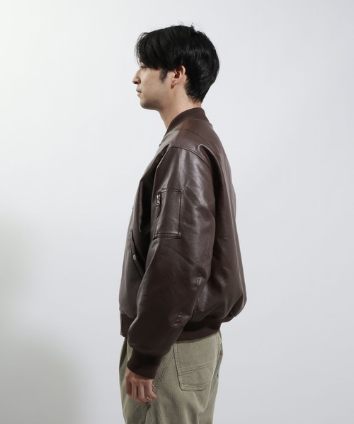 BAYFLOW(ベイフロー)の「ヴィンテージライクPUレザー中綿ジャケット(ブルゾン・メンズ・ブラウン/ブラック・MEDIUM/LARGE)」の17枚目の写真