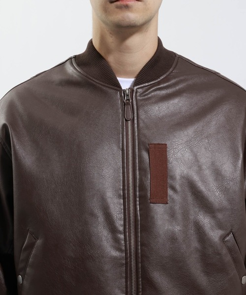 BAYFLOW(ベイフロー)の「ヴィンテージライクPUレザー中綿ジャケット(ブルゾン・メンズ・ブラウン/ブラック・MEDIUM/LARGE)」の19枚目の写真