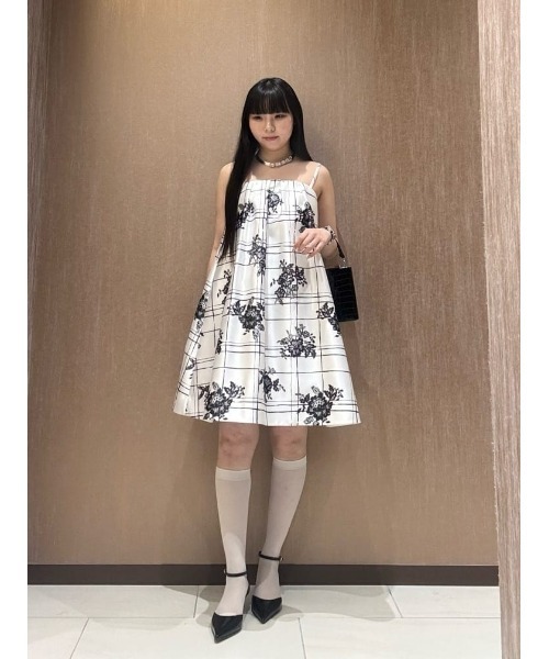 LOULOU WILLOUGHBY(ルルウィルビー)の「【LOULOU WILLOUGHBY】SILK COフラワーチェックワンピース(ワンピース・レディース・ホワイト系その他・1/2)」の20枚目の写真