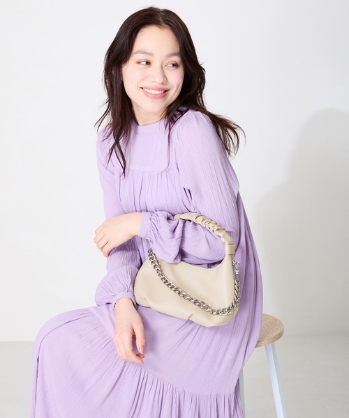 MISCH MASCH（ミッシュマッシュ）の「ギャザーハンドチェーン付きバッグ（ハンドバッグ・レディース・ベージュ・ﾌﾘ-）」の3枚目の写真