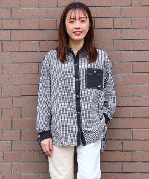 KRIFF MAYER Lady's Collection（クリフメイヤーレディースコレクション）の「袖リブハッピーシャツ / 異素材切替ビッグシャツ（スナップボタン・体型カバー）（シャツ/ブラウス・レディース・サックスブルー/オフホワイト/ピンク/その他5/ネイビー/カラフル・LARGE/MEDIUM）」の3枚目の写真