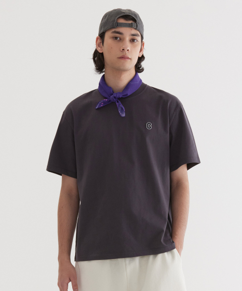 COVERNAT(カバーナット)の「スモール C ロゴ T シャツ Charcoal(Tシャツ/カットソー・レディース・その他・X-SMALL/SMALL/MEDIUM/LARGE/X-LARGE/XX-LARGE)」の1枚目の写真