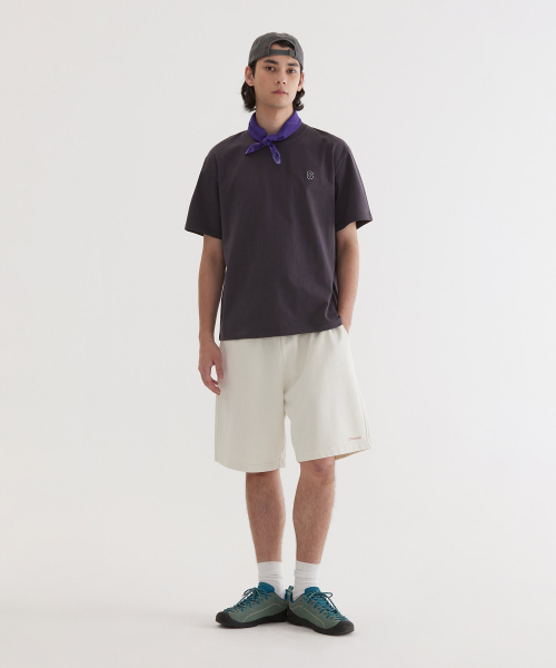 COVERNAT(カバーナット)の「スモール C ロゴ T シャツ Charcoal(Tシャツ/カットソー・レディース・その他・X-SMALL/SMALL/MEDIUM/LARGE/X-LARGE/XX-LARGE)」の4枚目の写真