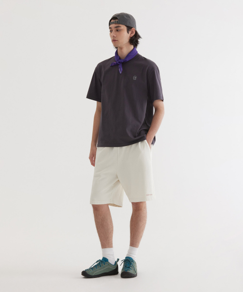 COVERNAT(カバーナット)の「スモール C ロゴ T シャツ Charcoal(Tシャツ/カットソー・レディース・その他・X-SMALL/SMALL/MEDIUM/LARGE/X-LARGE/XX-LARGE)」の5枚目の写真