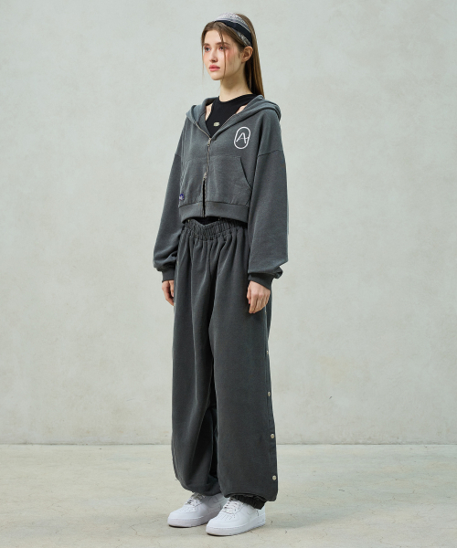 ARI(アリ)の「PITA HOOD ZIP-UP / CHARCOAL(パーカー・レディース・チャコール・FREE)」の3枚目の写真
