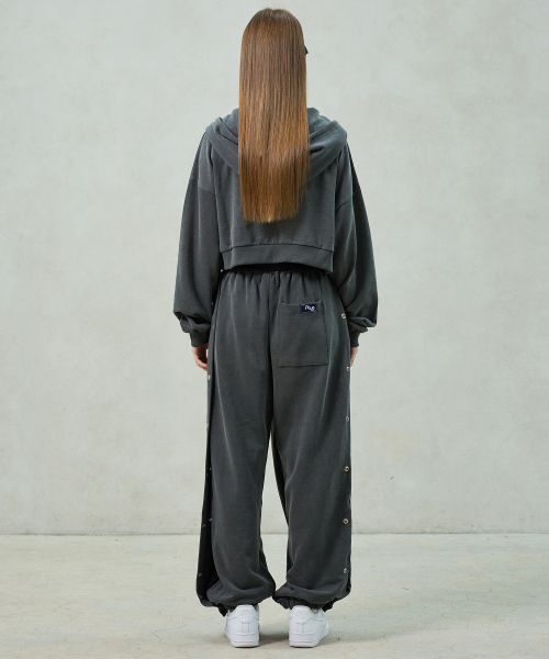 ARI(アリ)の「PITA HOOD ZIP-UP / CHARCOAL(パーカー・レディース・チャコール・FREE)」の4枚目の写真