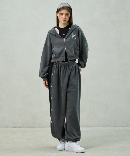 ARI(アリ)の「PITA HOOD ZIP-UP / CHARCOAL(パーカー・レディース・チャコール・FREE)」の5枚目の写真