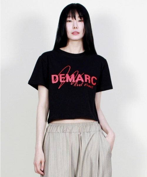 DEMARC(ドゥマーク)の「ロゴグラフィッククロップ半袖Tシャツブラック(Tシャツ/カットソー・レディース・その他・LARGE/MEDIUM)」の7枚目の写真