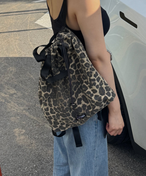 DAMISH(ダミシュ)の「デュアルフレックスショッパーバックパック_レオパード(バックパック/リュック・レディース・レオパード・OS)」の2枚目の写真