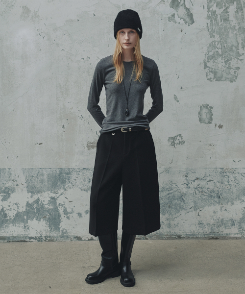 FROMWHERE(フロムウェア)の「ツイルバミューダパンツ_ブラック(その他パンツ・レディース・その他・SMALL/MEDIUM)」の2枚目の写真
